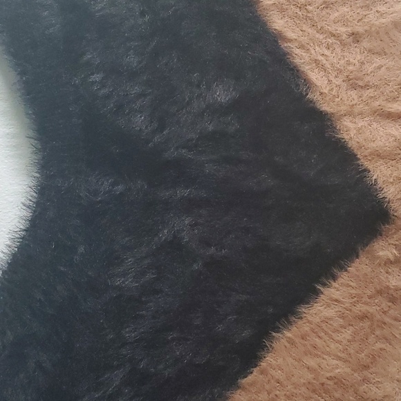 Luxurious Poncho Ann Taylor sweater size medium black brown chevron colorblok - Picture 3 of 10